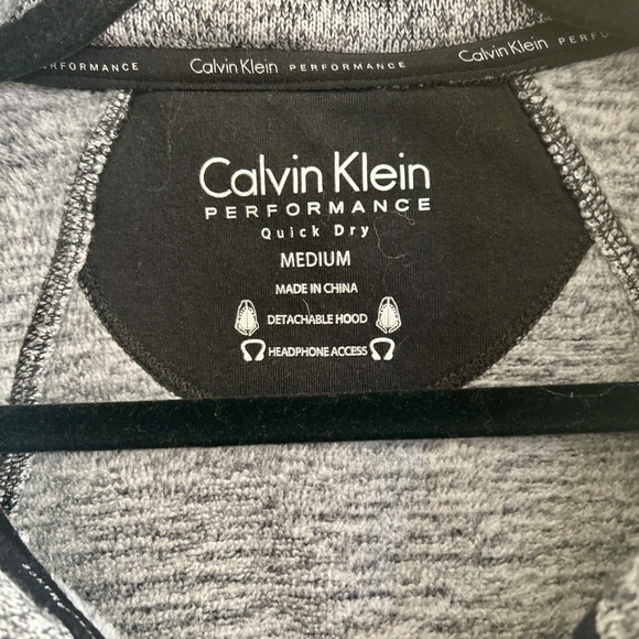 Calvin Klein Performance Quick Dry Jacket w/Detachable Hood and Headphone Access - Picture 2 of 9